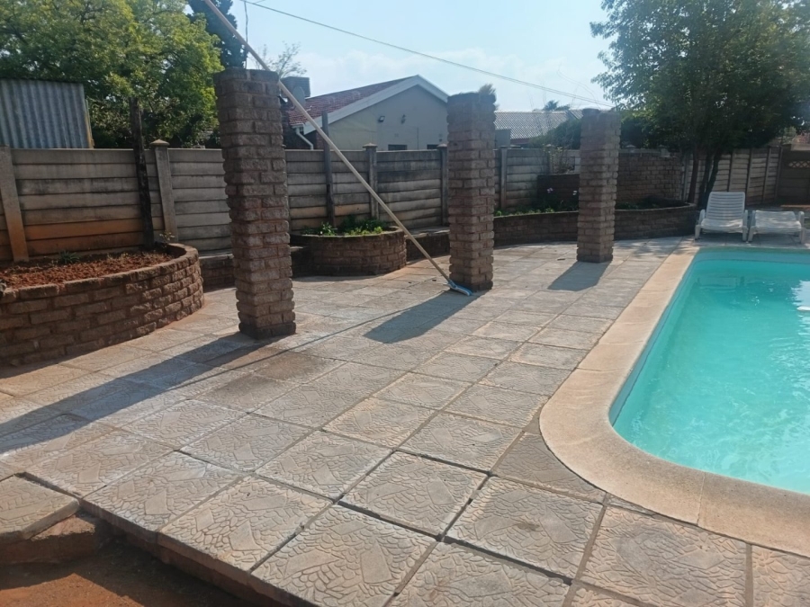 4 Bedroom Property for Sale in Carters Glen Northern Cape